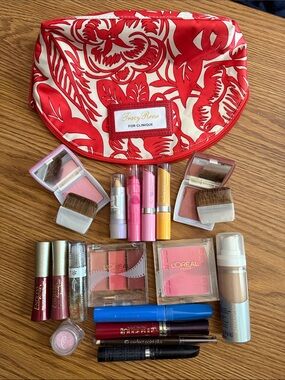 Red & White Floral Makeup Set with Everything you need for a complete look!